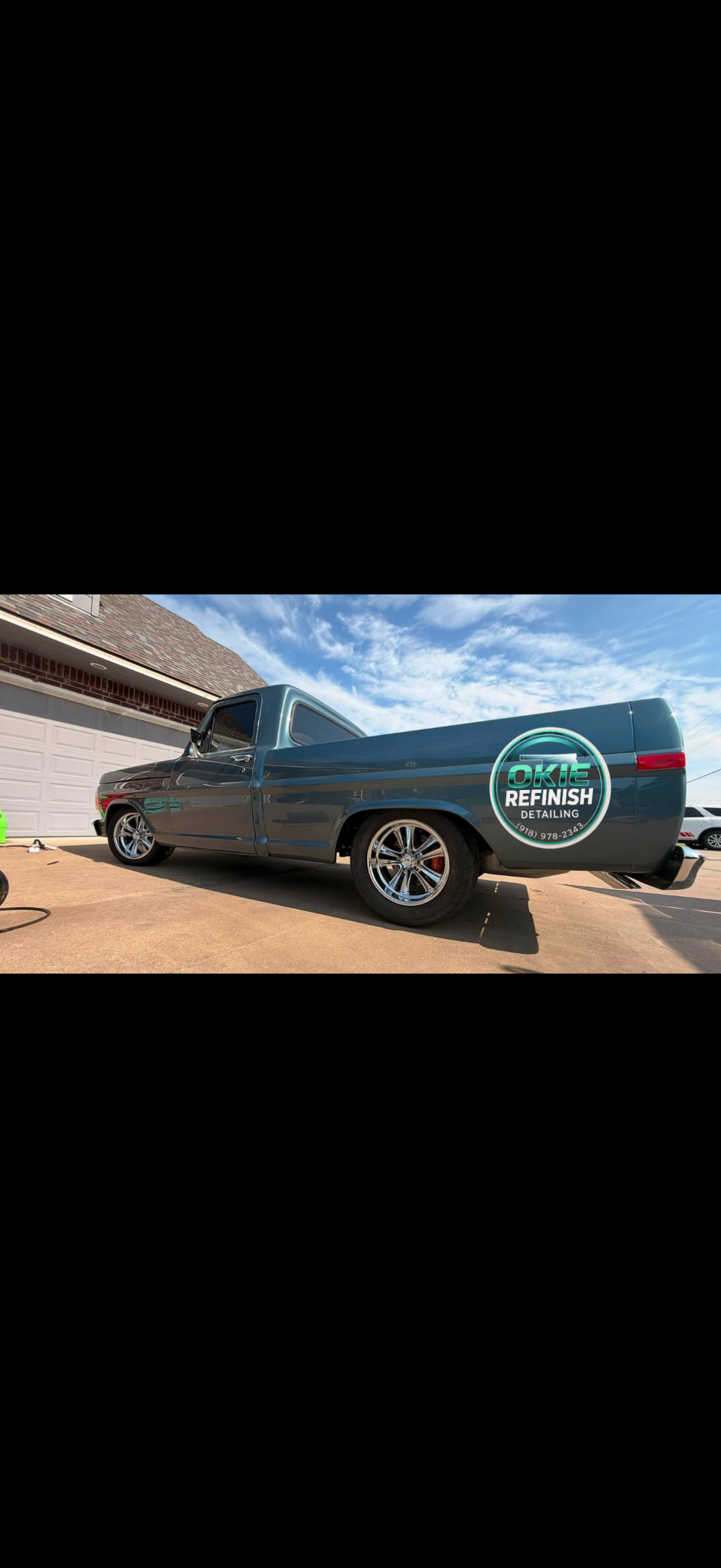 Blue Custom Truck - Exterior Detail Angle 1