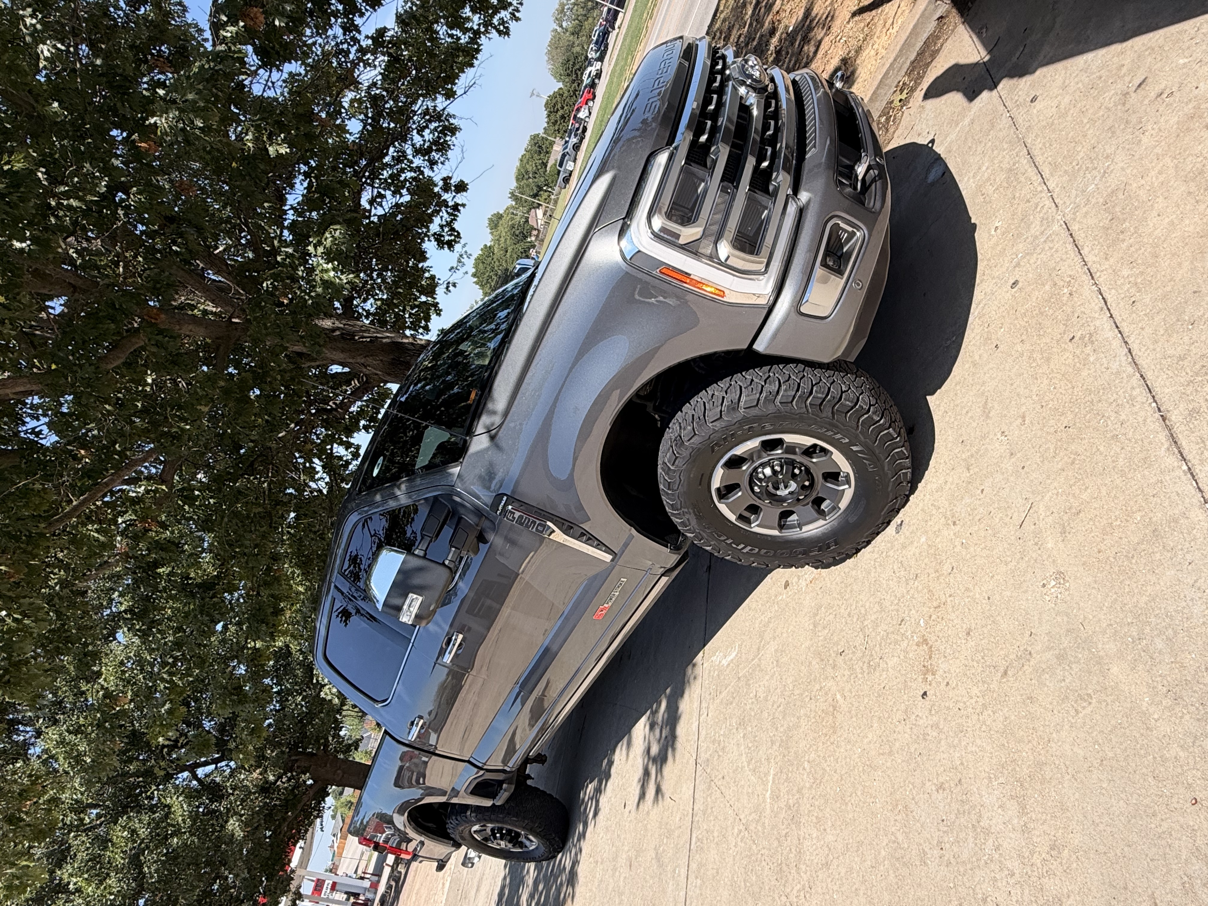 Ford F-250 Platinum Tremor - Exterior Detail Angle 2
